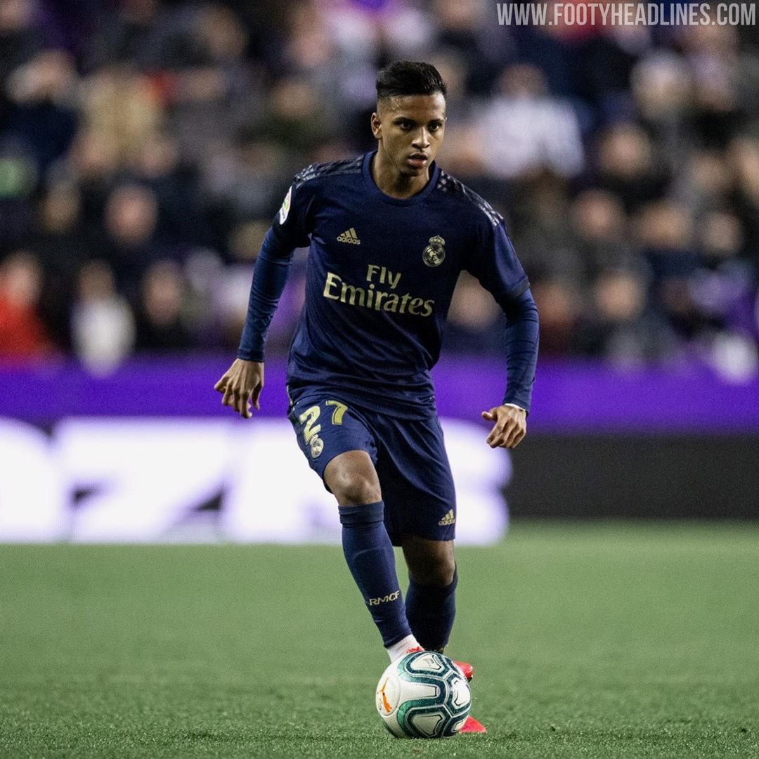 Real Madrids Rodrygo trainiert in Blackout Nike Phantom GT